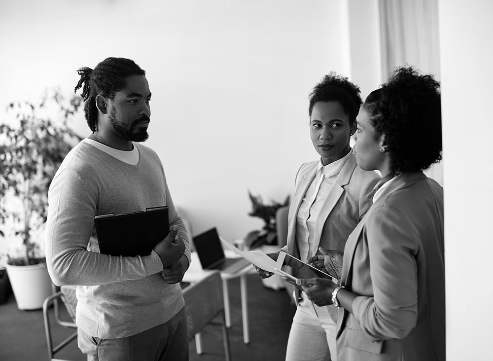 group-of-african-american-entrepreneurs-talking-du-2022-12-17-06-32-38-utc